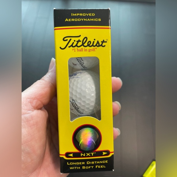 Titleist Golf Balls High Performance NXT Tour Dual Core Design One Sleeve 3-Pack - Picture 3 of 3